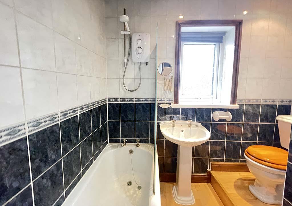 2 bedroom mid terrace house SSTC in Earby - Bathroom